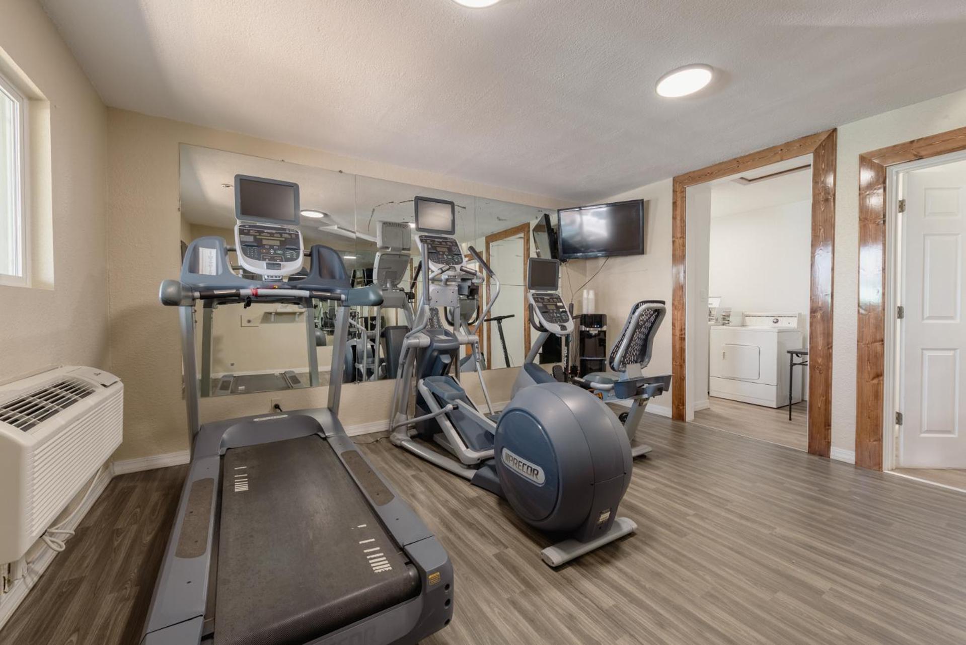 Suburban Studios Near Mesa Verde Кортес Екстериор снимка